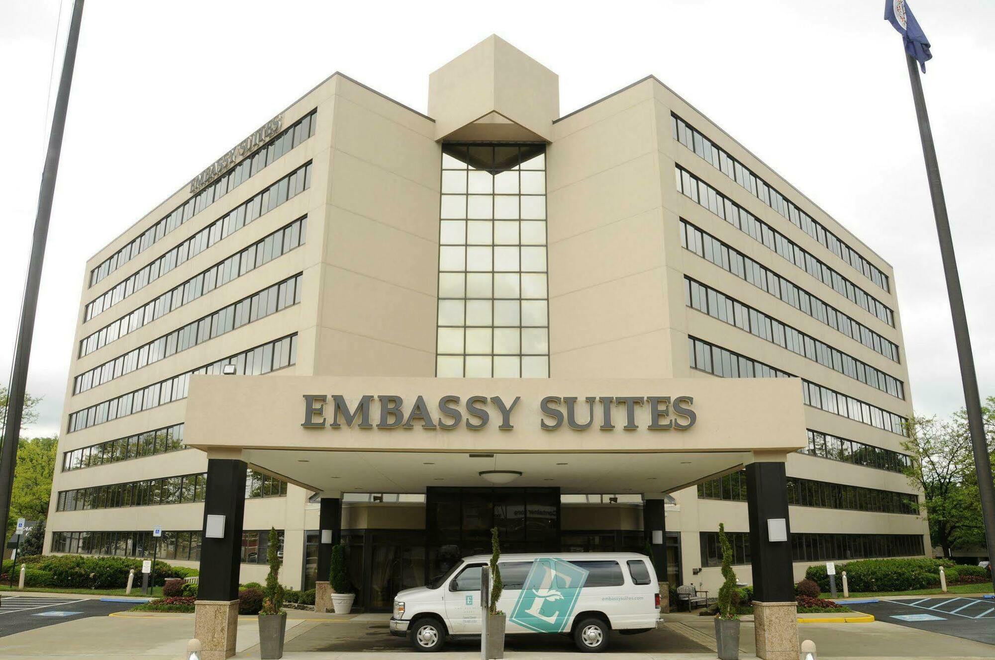 Embassy Suites Tysons Corner Extérieur photo